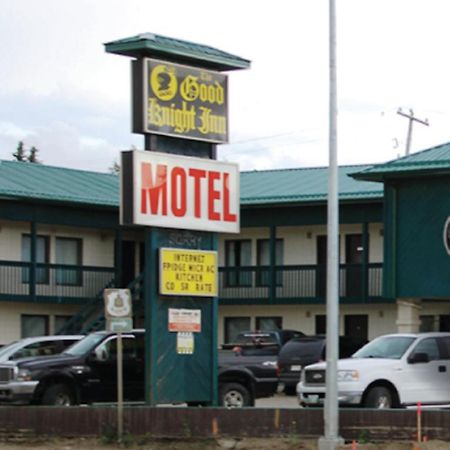 Goodknight Inn Лойдминстер Екстериор снимка