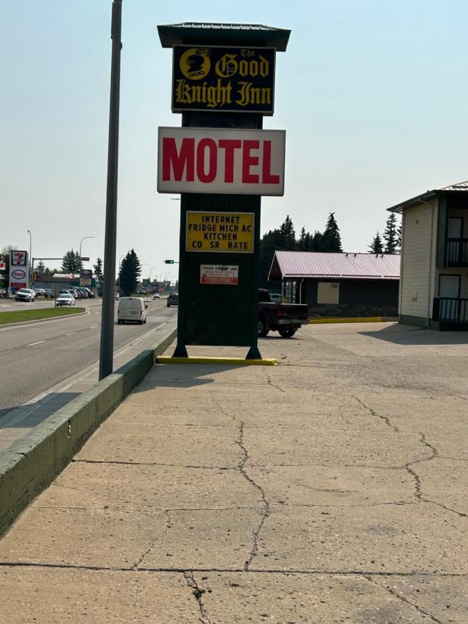 Goodknight Inn Лойдминстер Екстериор снимка
